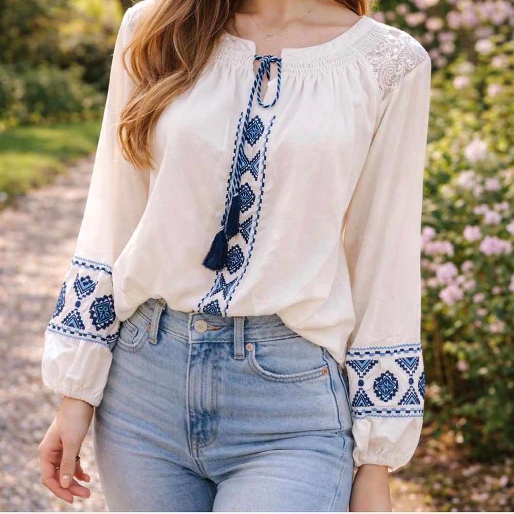 NWOT Time and Tru White Blouse with Blue Embroidery